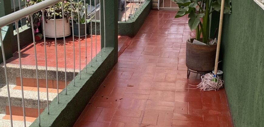 APARTA ESTUDIO BACHUÉ CLL 86A